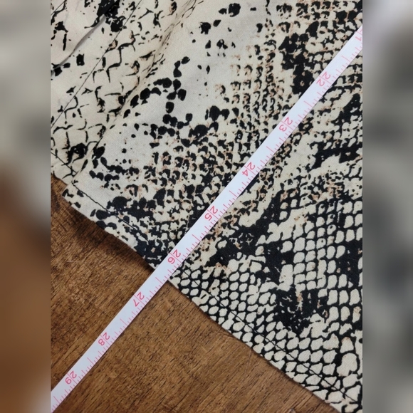 La Classe Couture snake print button down shirt - Picture 7 of 8